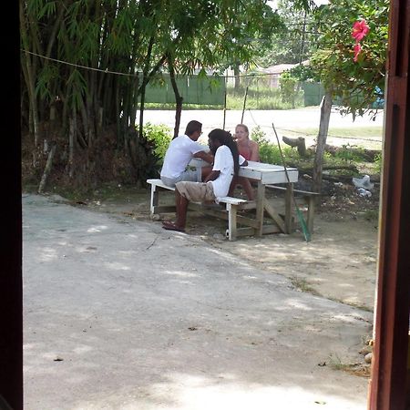 Beach Road Cottages At Jah Bs Negril Buitenkant foto